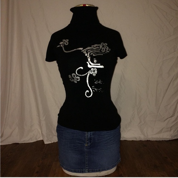 UNIF Black Short Sleeve Top with Silver Floral Design - Picture 1 of 1